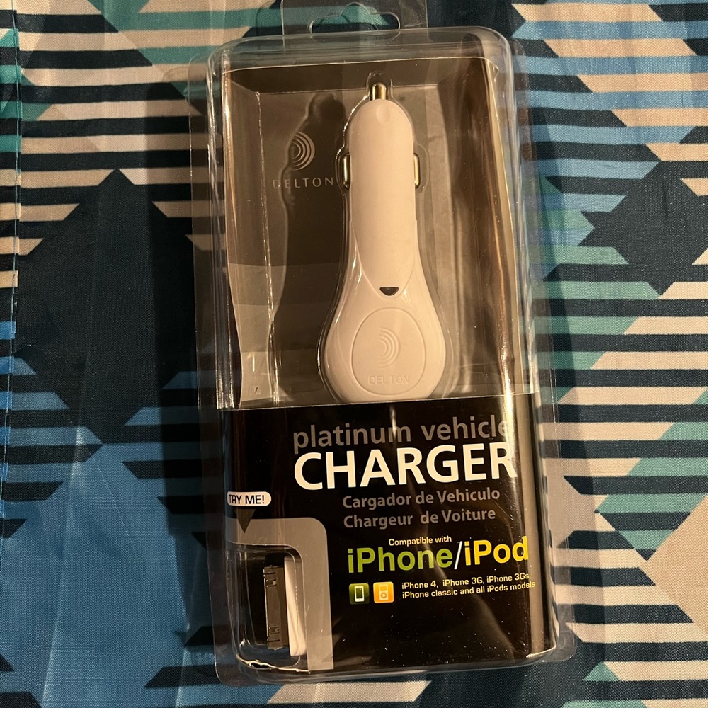 Portable iPhone 4 / iPod charger